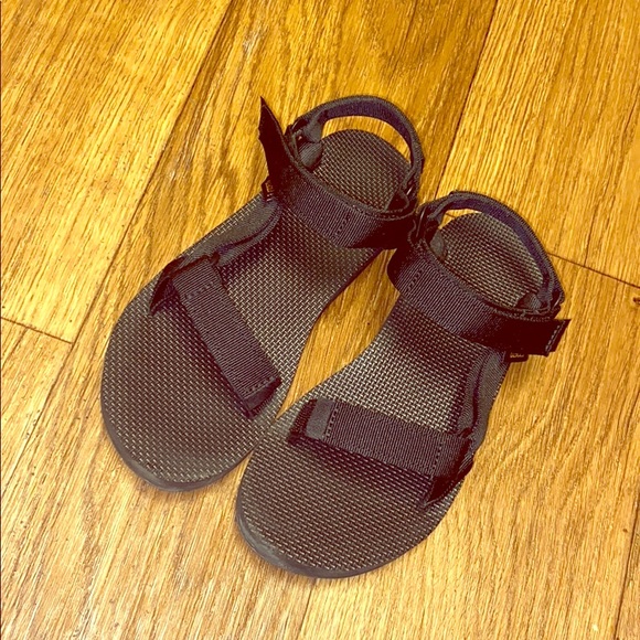 Teva Shoes - Black tevas!! Like new